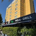 Ibis Budget Palais Nikaia Отель