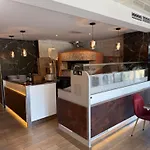 Ibis Budget Palais Nikaia Отель