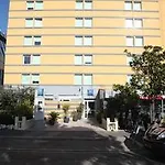 Ibis Budget Palais Nikaia Отель Ницца