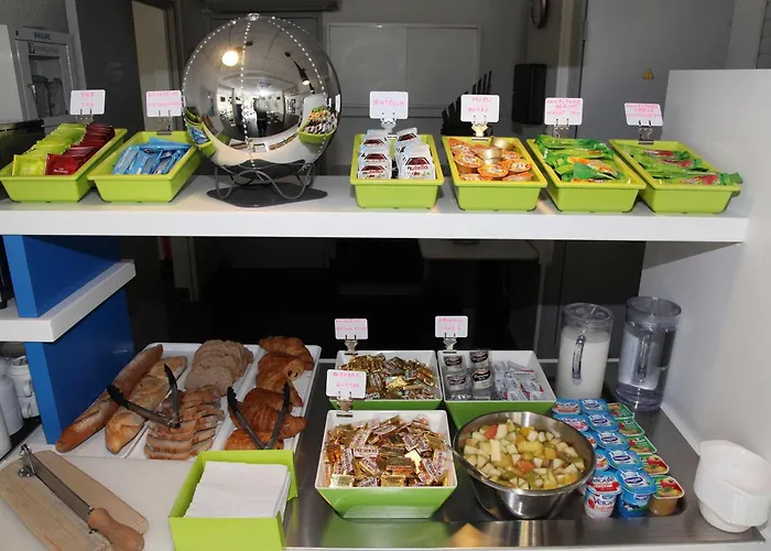 尼斯预卡娅音乐厅 -宜必思快捷酒店 2* 尼斯